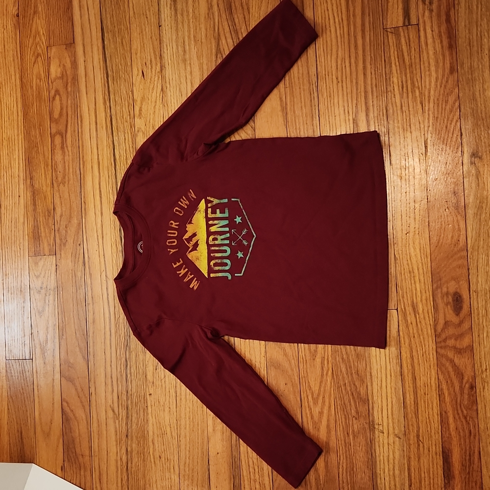 Excellent used condition boys long sleeve shirt size 8 maroon